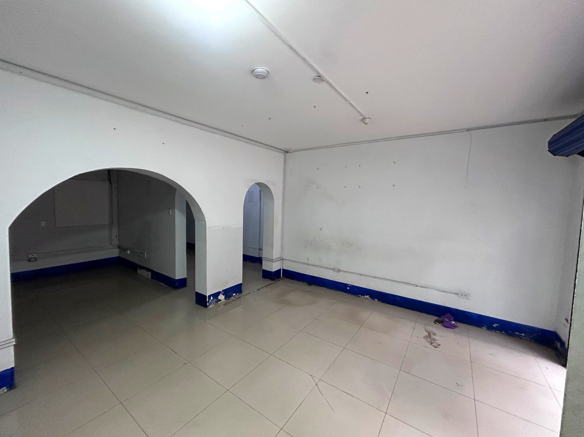 Local en alquiler 90 m2 — foto 3