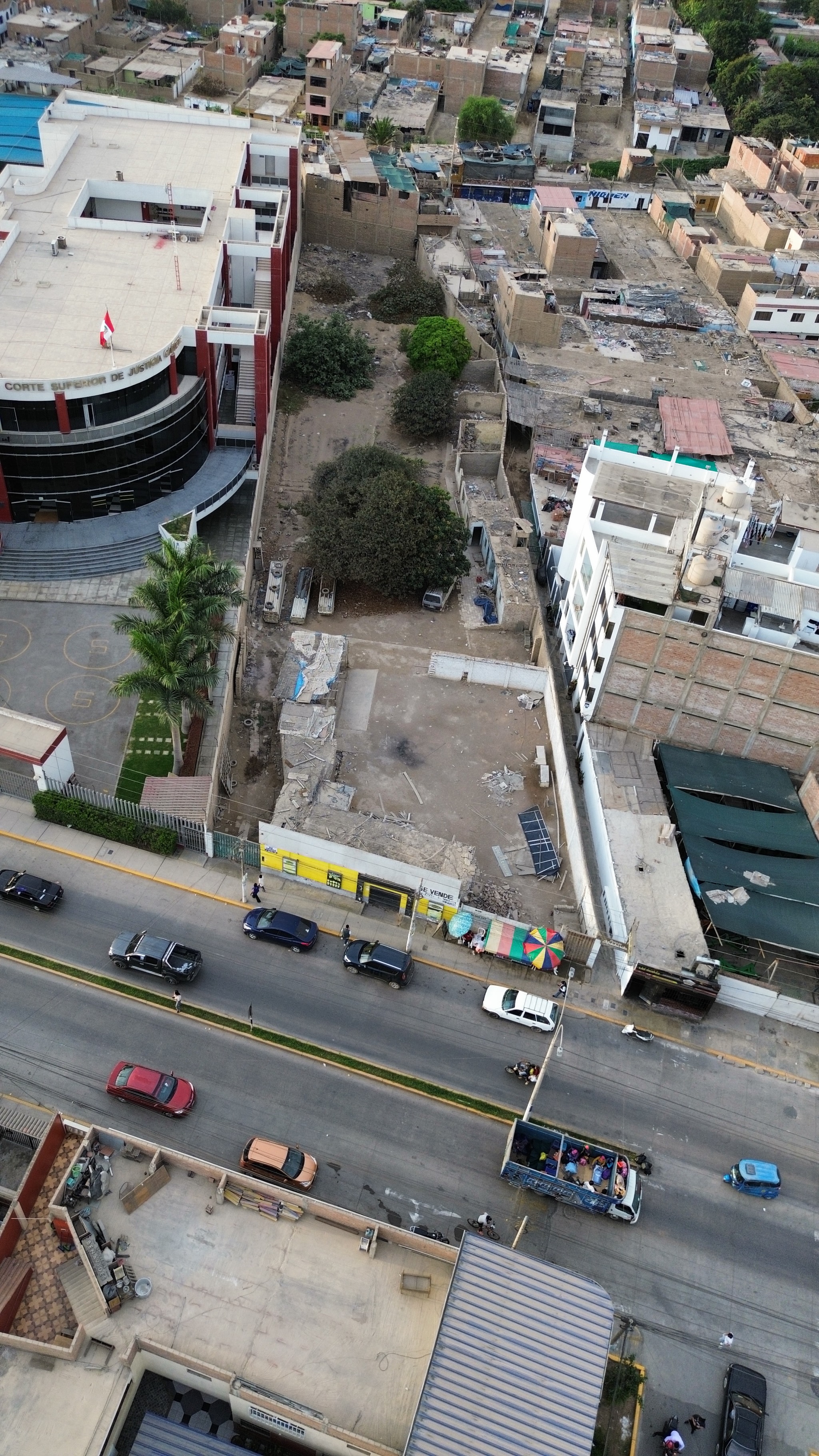 Terreno comercial 2421 m2 frente a Avenida — foto 4