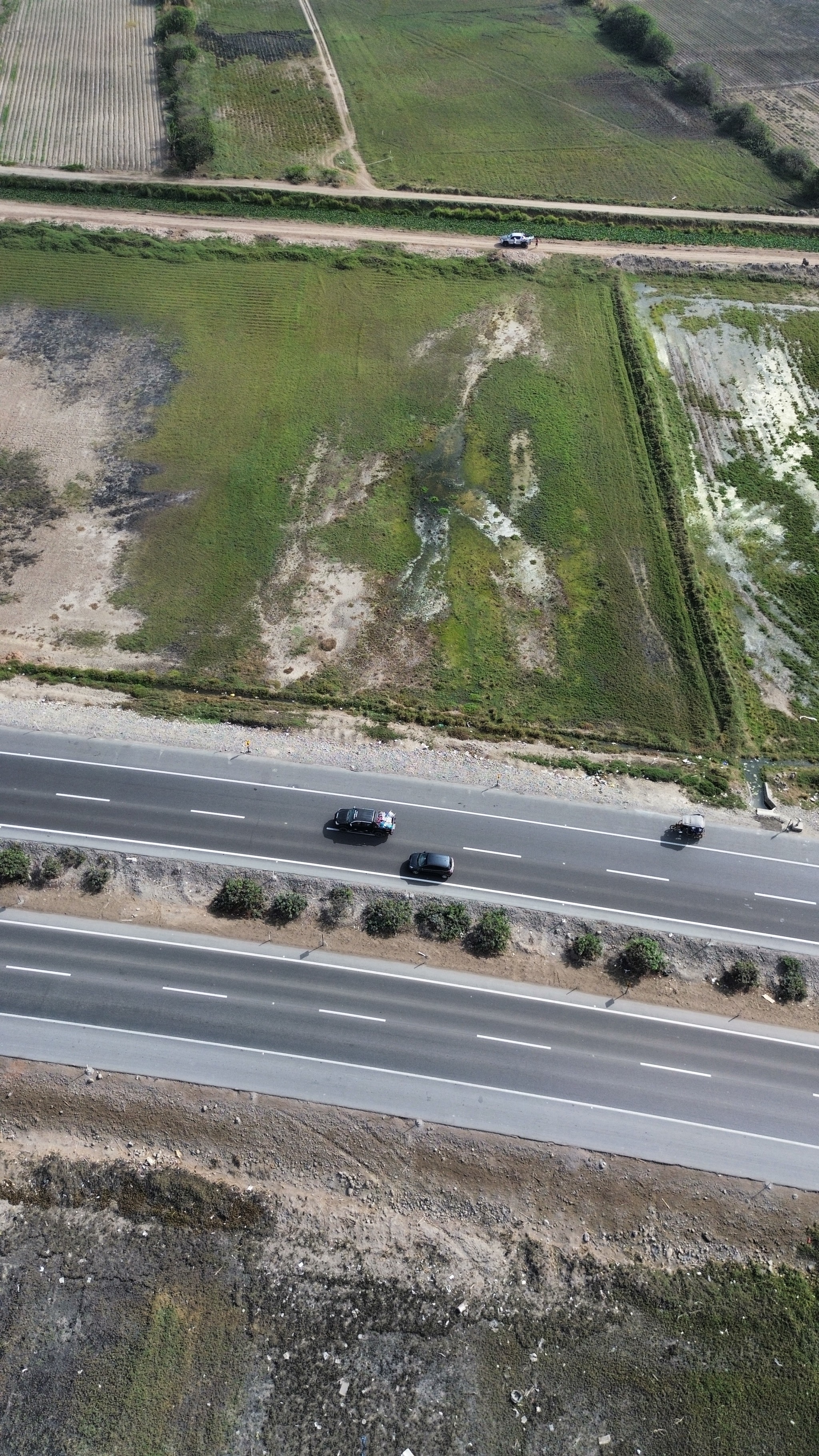 Terreno comercial de 2.35 hectáreas — foto 2