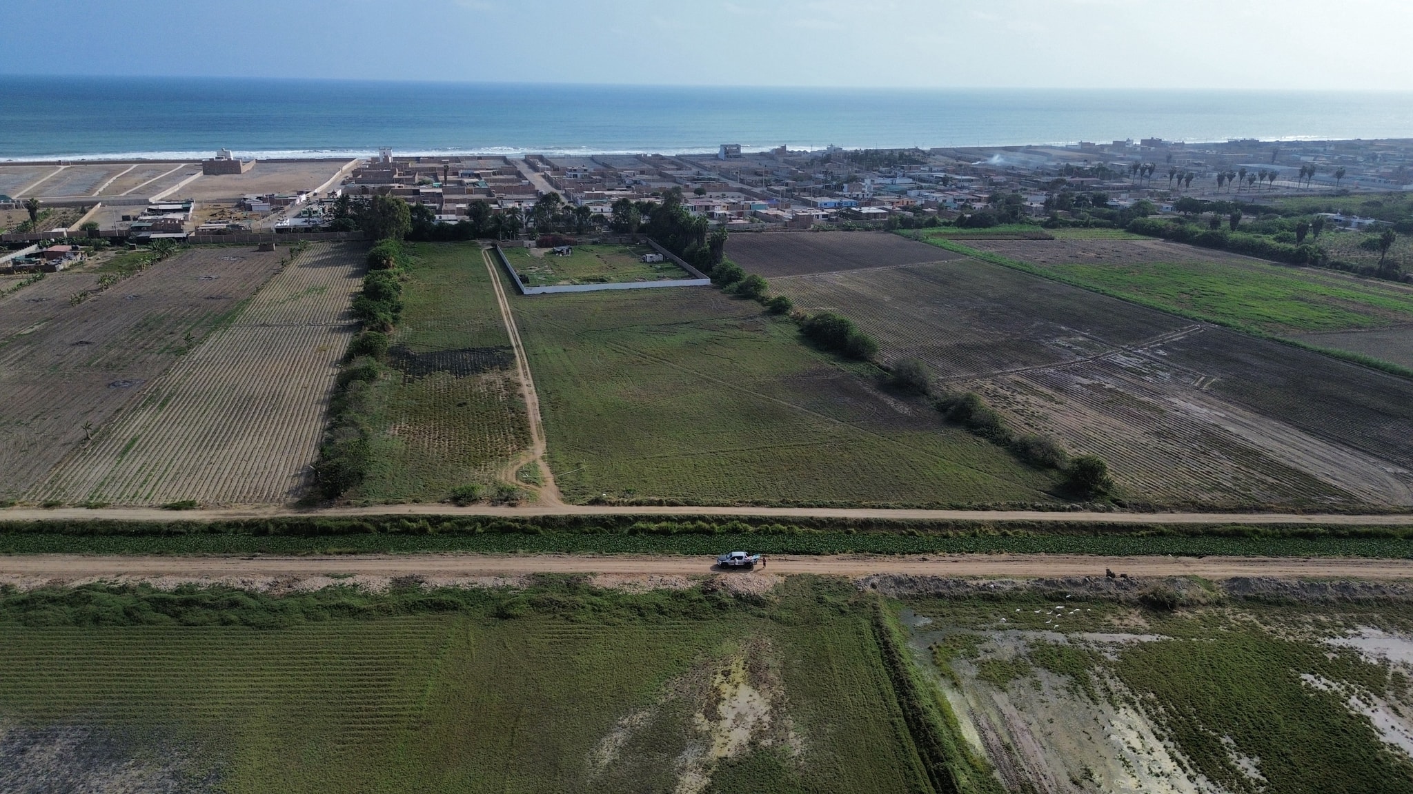 Terreno comercial de 2.35 hectáreas — foto 1