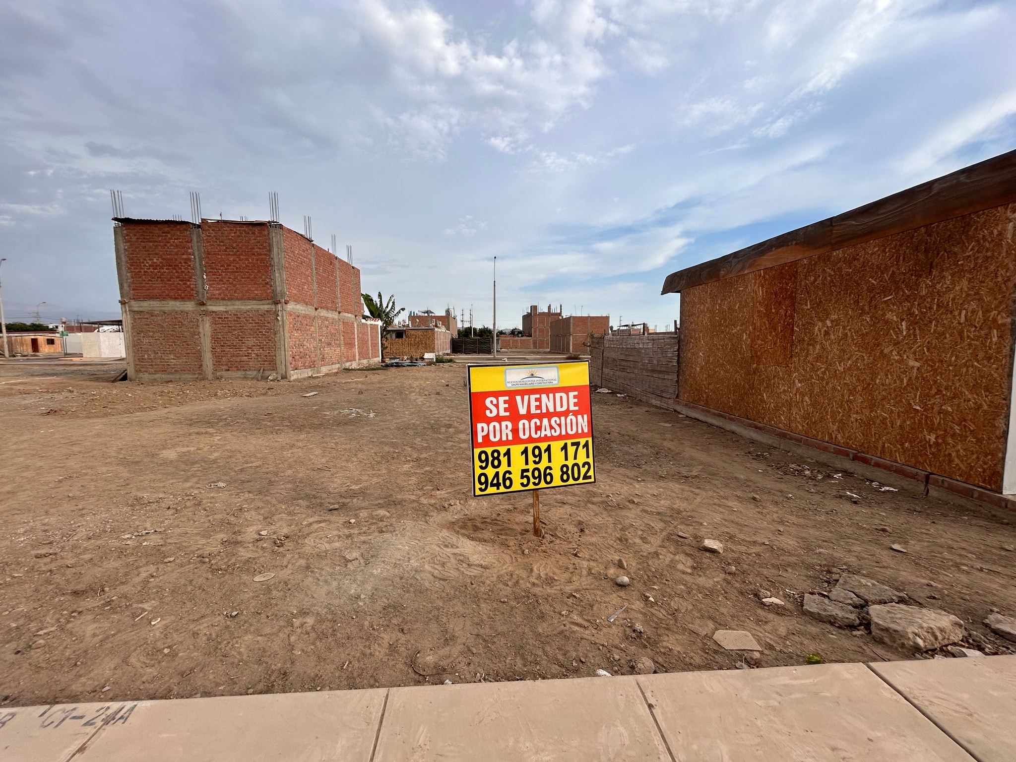 Lote de 90 m2 Urb El Pino — foto 1