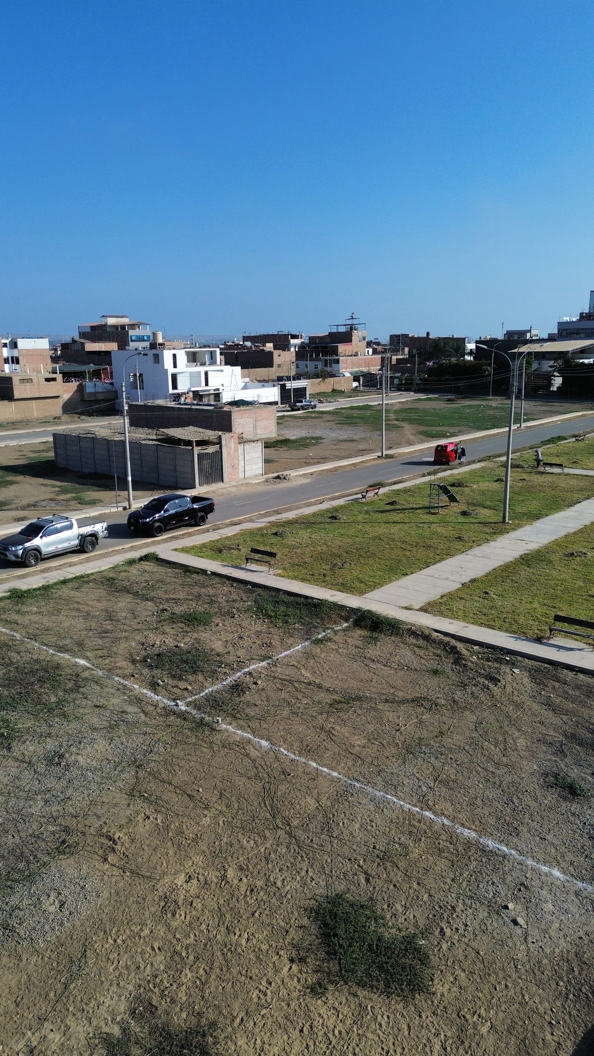Terreno frente a parque de 225 m2 Urb Residencial Villa del Sur