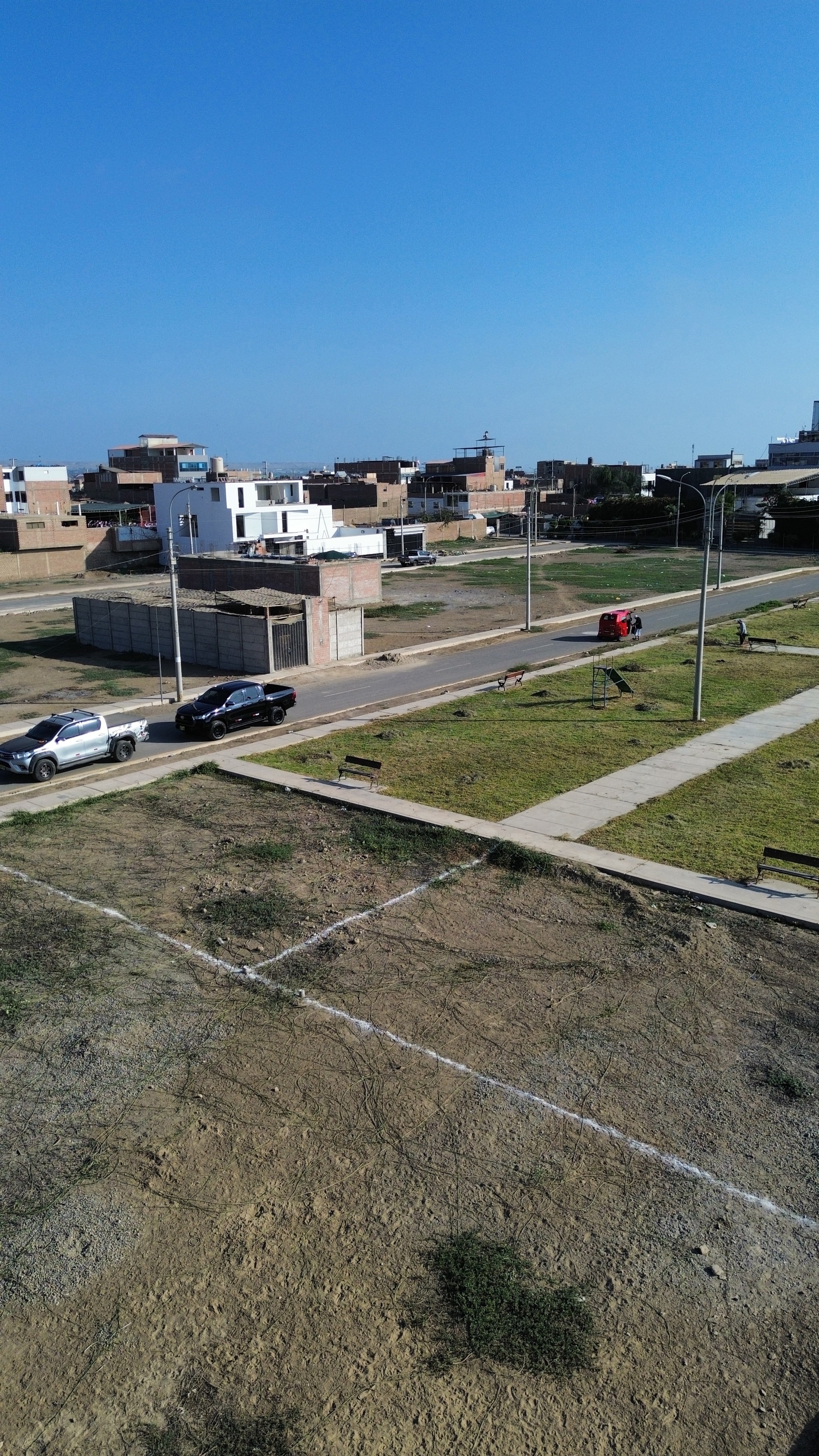 Terreno frente a parque de 225 m2 Urb Residencial Villa del Sur — foto 1